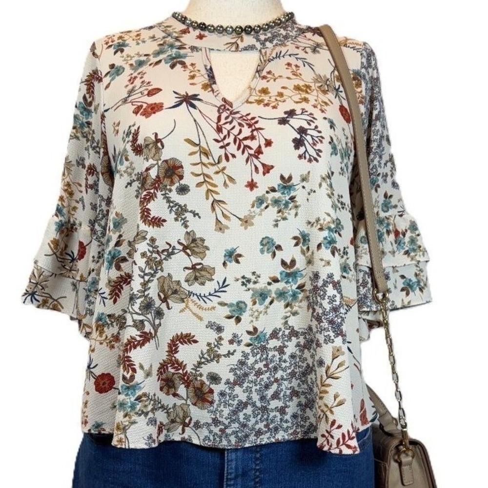 Urban Romantics Floral Blouse Women's L Cream Bell Sleeve Keyhole Neck Boho Soft